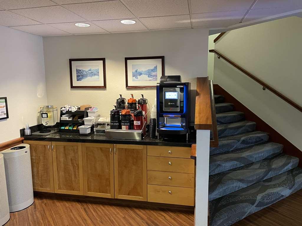 Best Western Plus Edmonds Harbor Inn Restaurant bilde